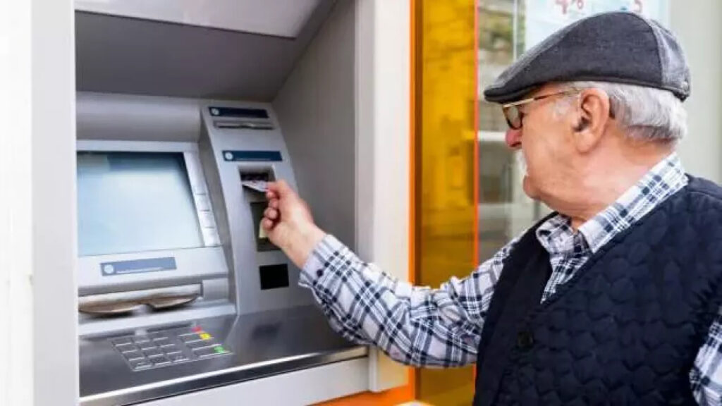 “EMEKLİLERİN TENCERESİ  KAYNAMIYOR”