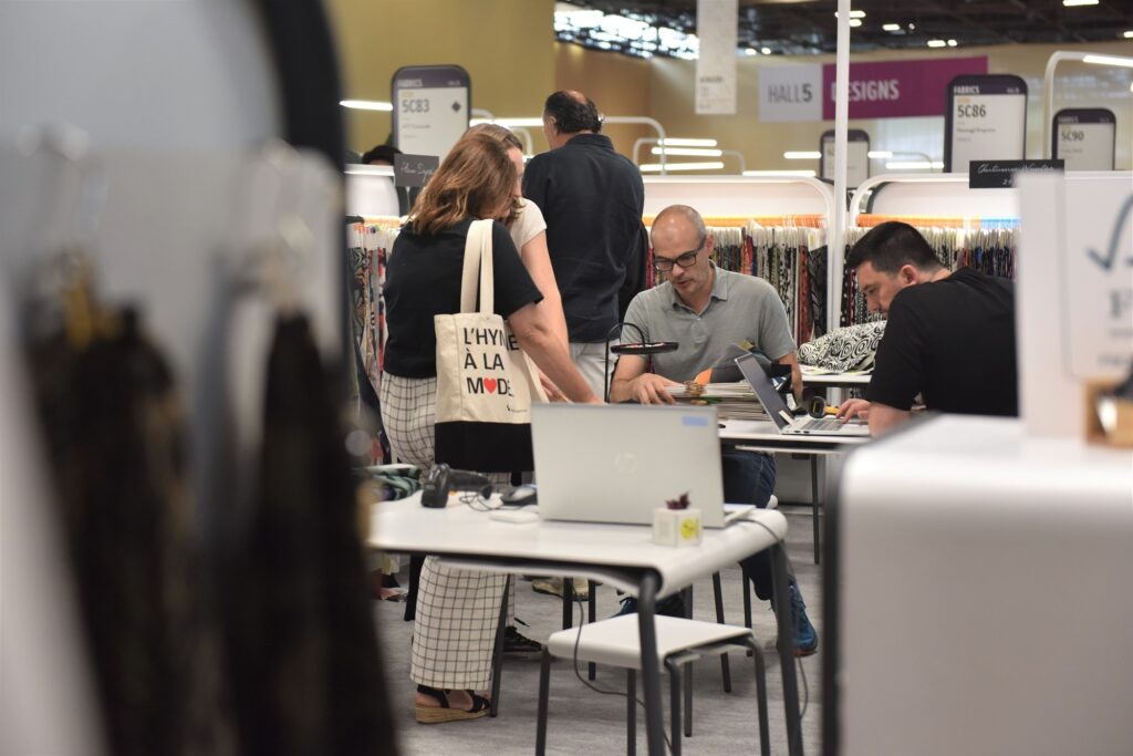 Bursalı tekstilciler ihracat için Fransa’da