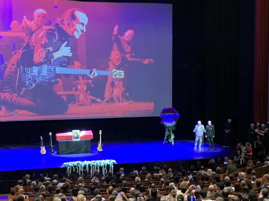 Özkan Uğur’a veda ediliyor