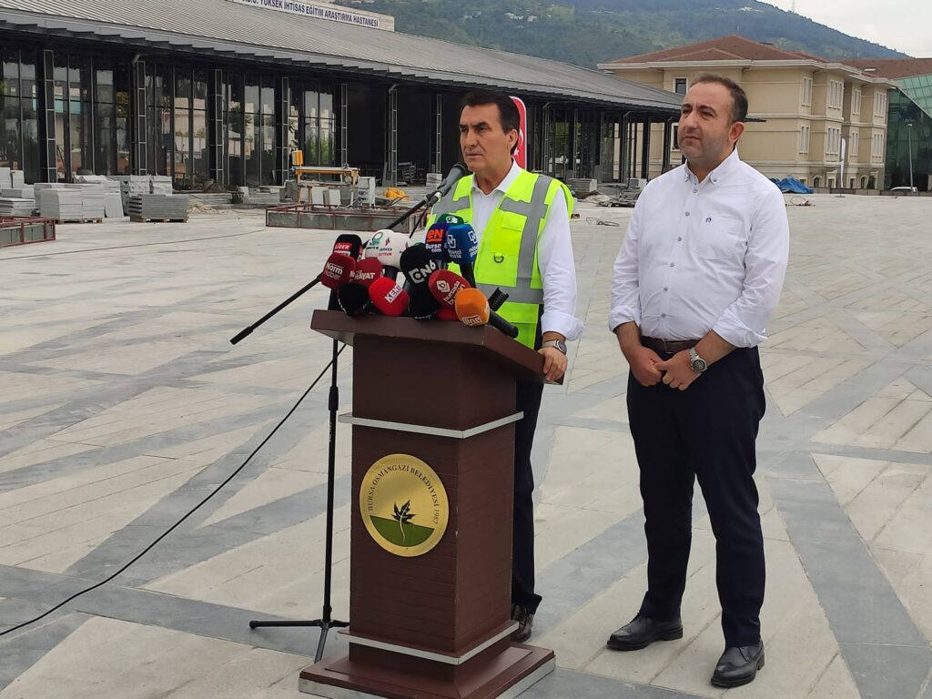 Bursa’nın kalbinde Yeni Osmangazi Meydanı