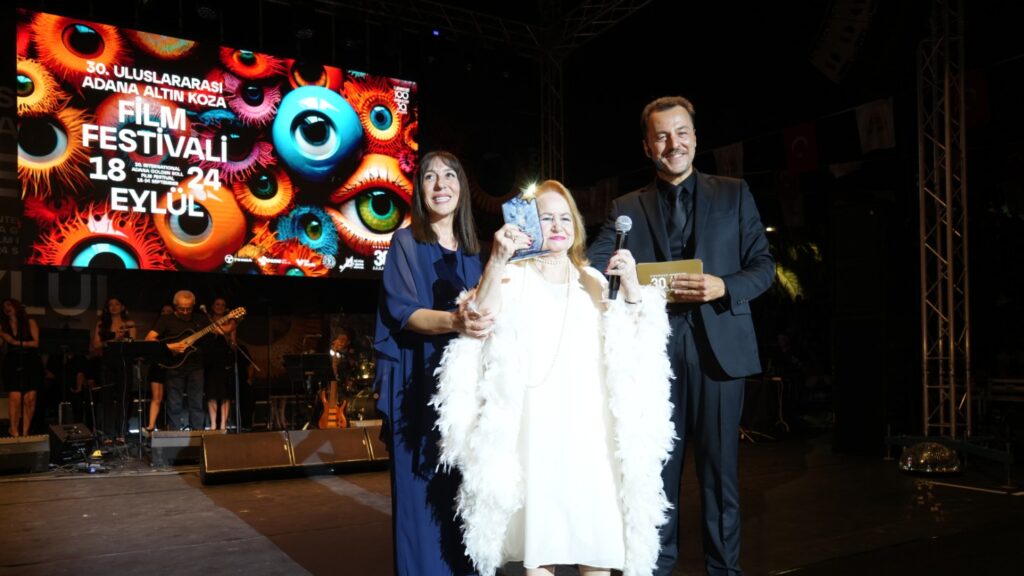 ULUSLARARASI ADANA ALTIN KOZA FİLM FESTİVALİ’NDE EMEK ÖDÜLLERİ VERİLDİ