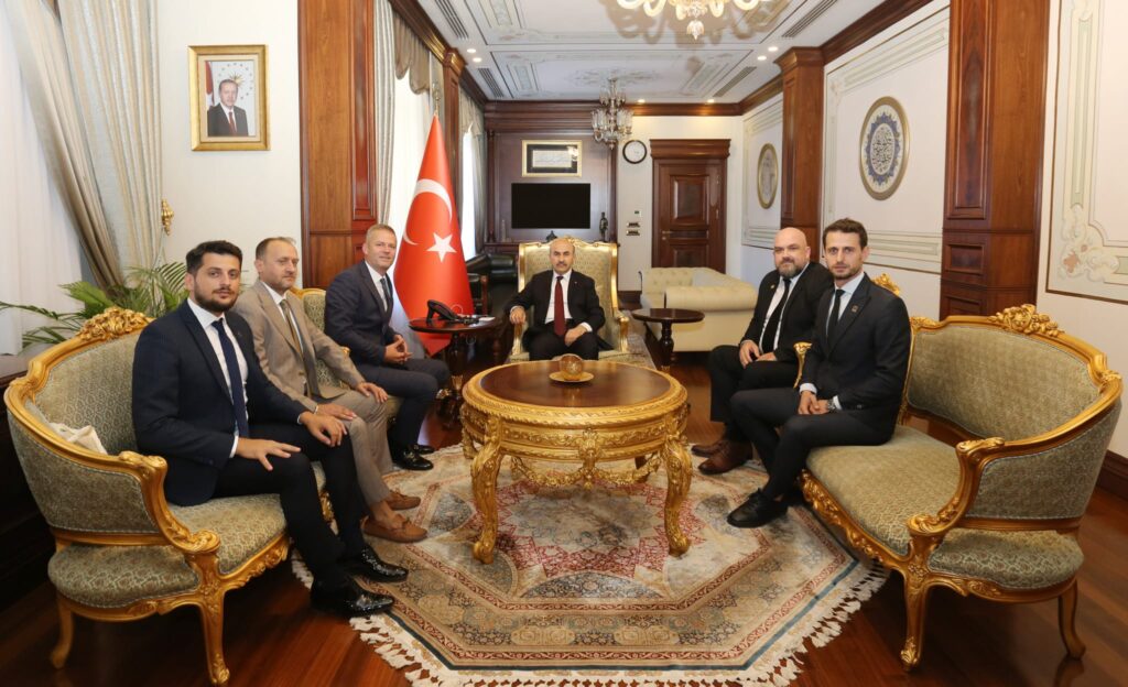 ARNİAD’DAN VALİ DEMİRTAŞ’A HAYIRLI OLSUN ZİYARETİ