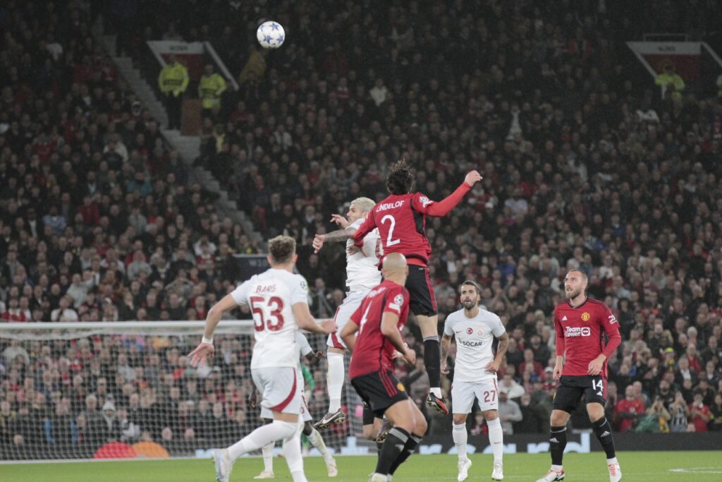 UEFA Şampiyonlar Ligi: Manchester United: 2 – Galatasaray: 3