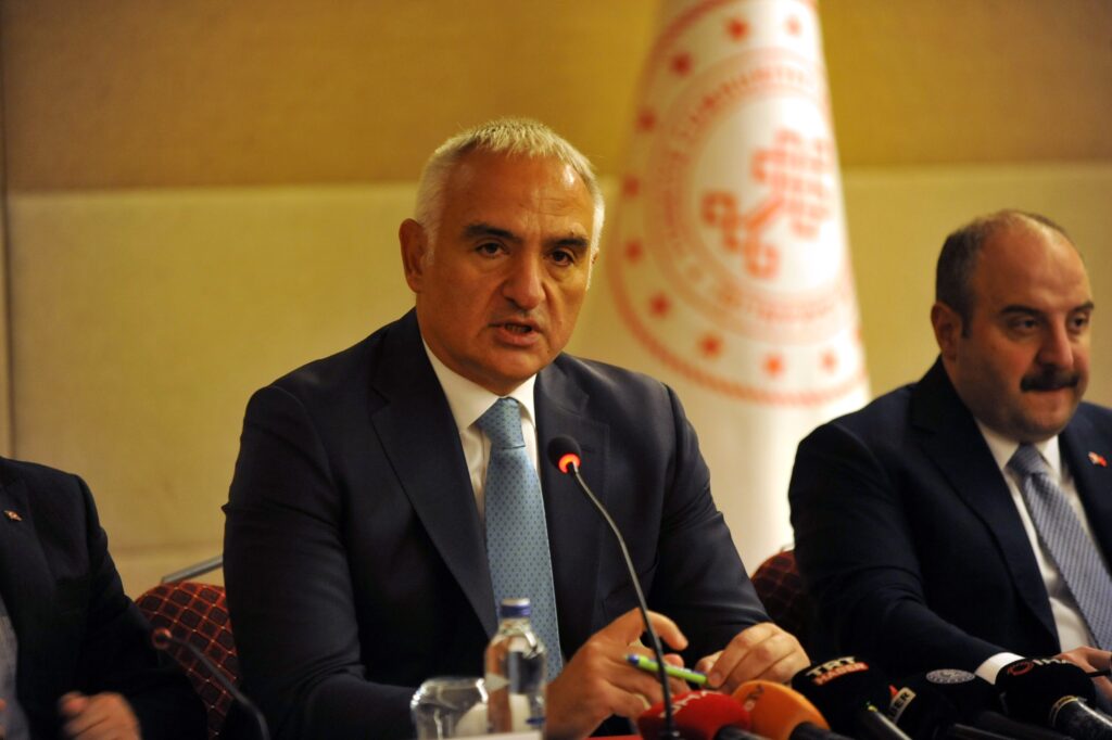 Bakan Ersoy: “Uludağ’ı eski ışıltılı günlerine geri döndüreceğiz”