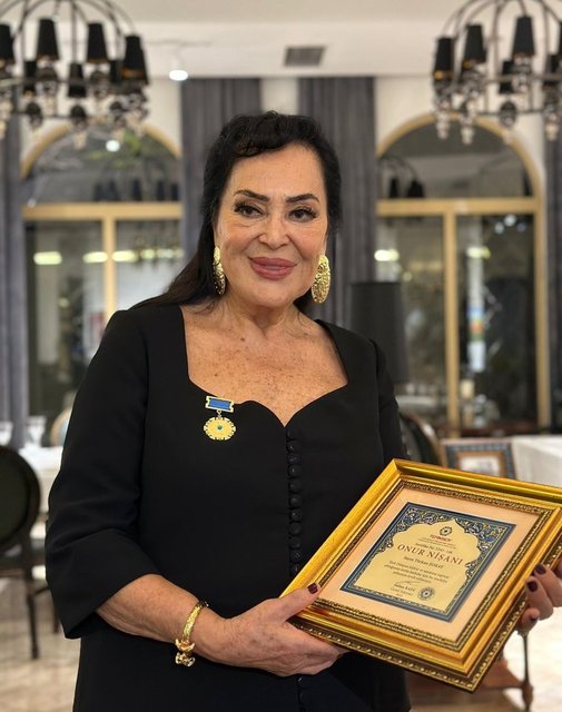 Türkan Şoray’a ‘Onur Nişanı’