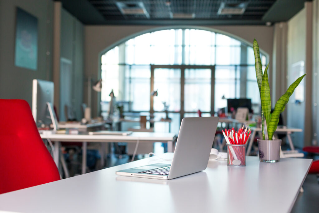 İlk maaşını almadan yeni iş aramak