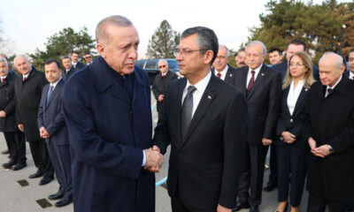 Cumhurbaşkanı Erdoğan ile CHP lideri Özel ilk kez tokalaştı