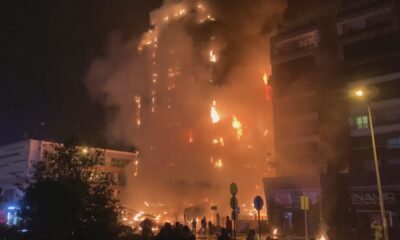 Bursa’da 10 katlı iş merkezi alev alev yandı