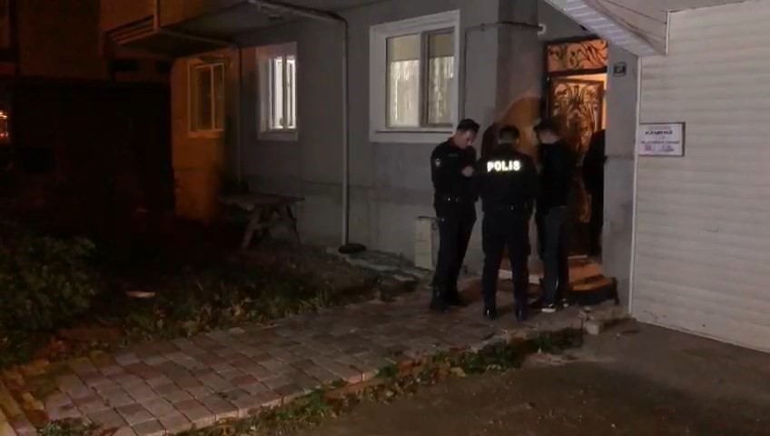 Ev sahibi kadına hırsız şoku…Hırsızlar kapıyı içeriden kilitledi