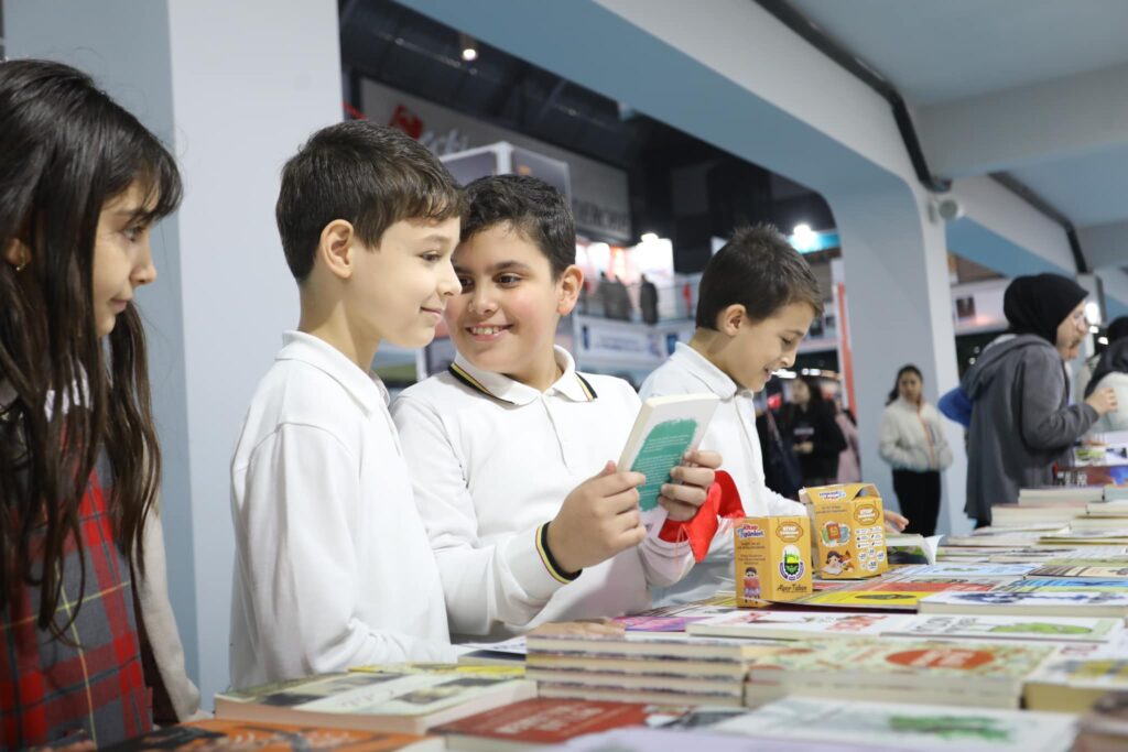 İnegöl’de Kitap Mevsimi başladı