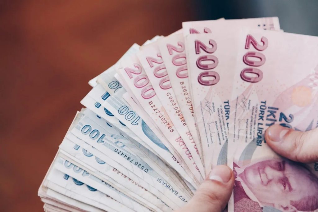 Yeni asgari ücret 17 bin 2 lira oldu
