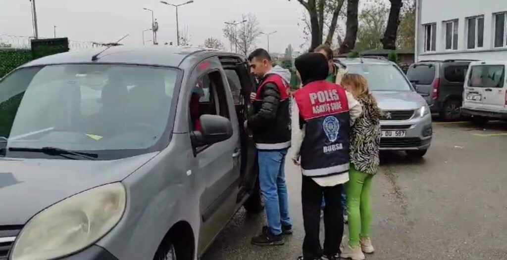 Biri çaldı, diğeri oynadı, Bursa Polisi çapalı hırsızı adım adım takip etti