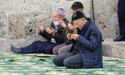 Bursa Ulu Cami’de Filistin halkı için dua edildi