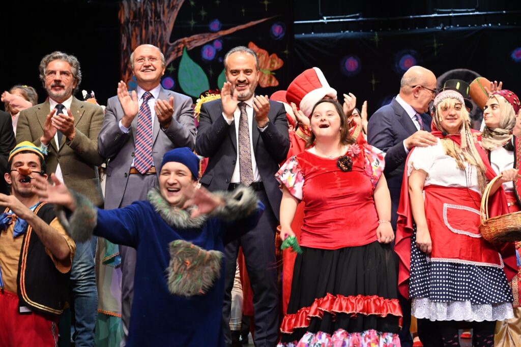 Bursa’da engeller sevgiyle aşılıyor