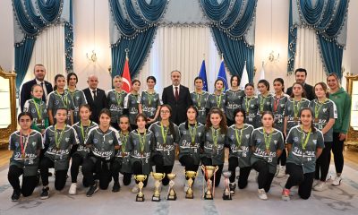 Şampiyon sporculardan Başkan Aktaş’a ziyaret