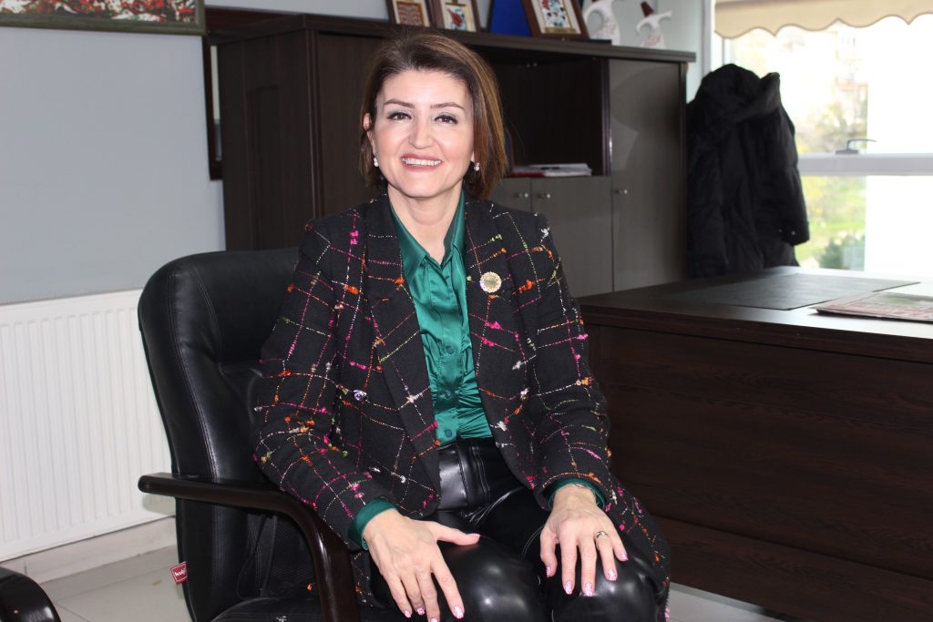 KADINLARIN GÜCÜ  İŞLESİN İSTİYORUZ