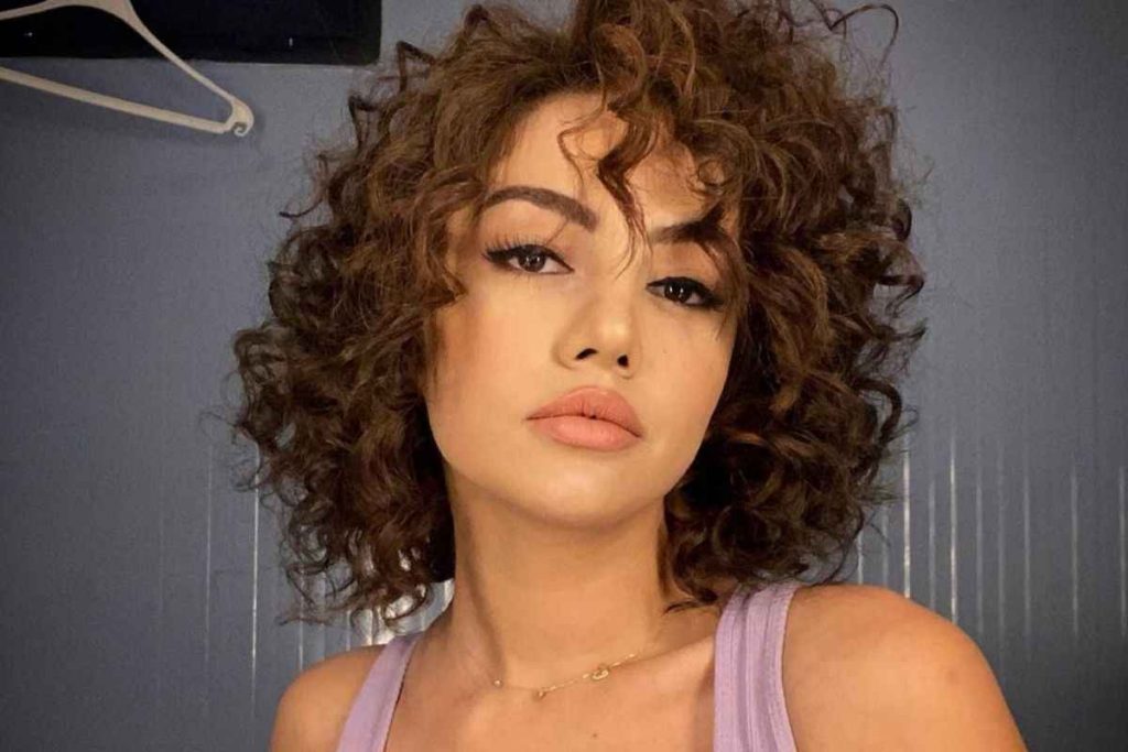 Sosyal medya fenomeni Ece Ronay’a “şafak operasyonu” yapıldı