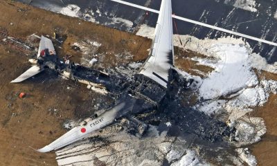 Japonya’daki uçak kazasından geriye küle dönmüş enkaz kaldı