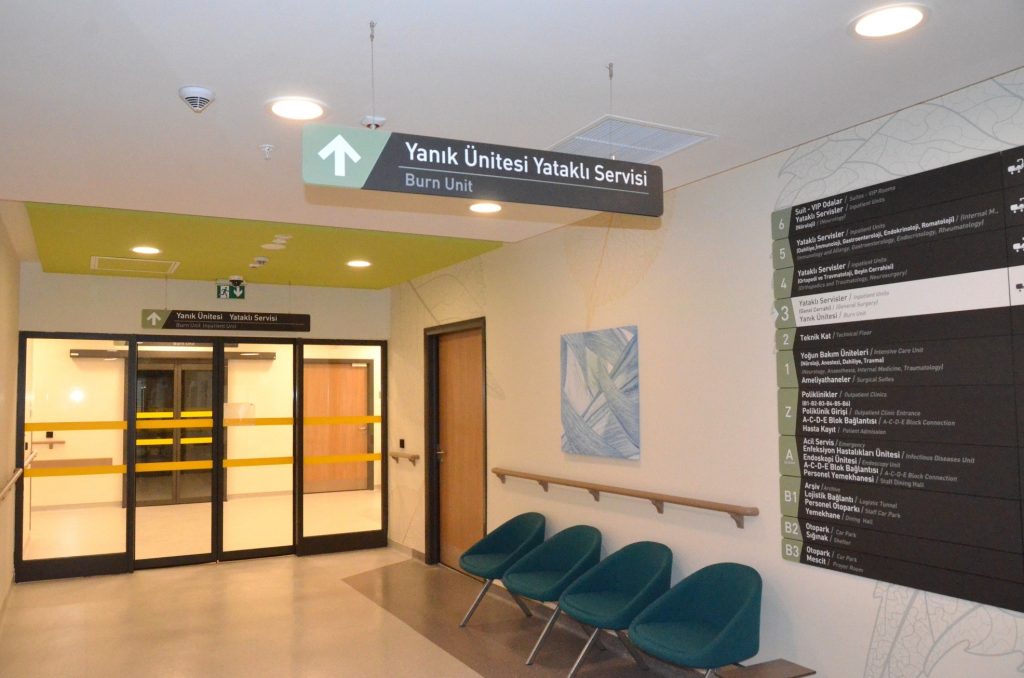 Salça kaynatırken kazana düştü