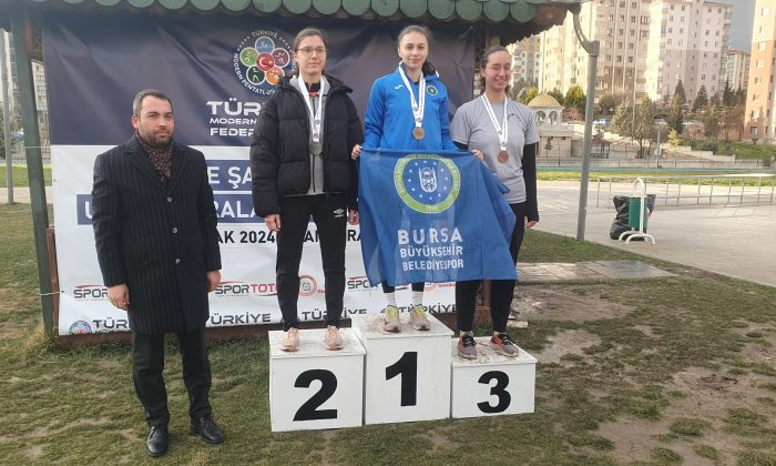 Bursa Büyükşehir Belediyespor Kulübü sporcuları yine kürsüde