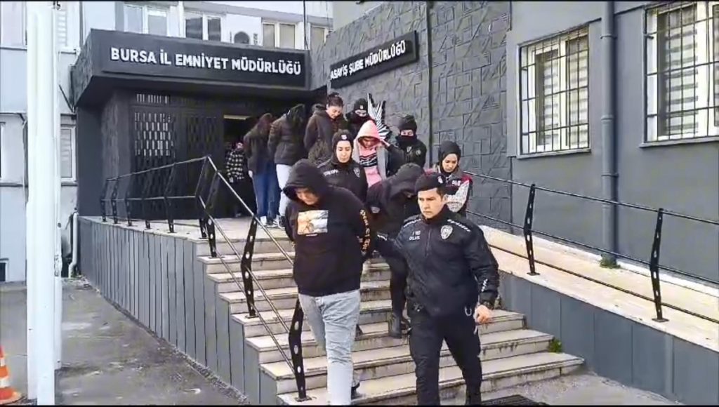 Bu sözlere sakın aldanmayın…Devre mülk şebekesi çökertildi, 16 kişi kıskıvrak yakalandı