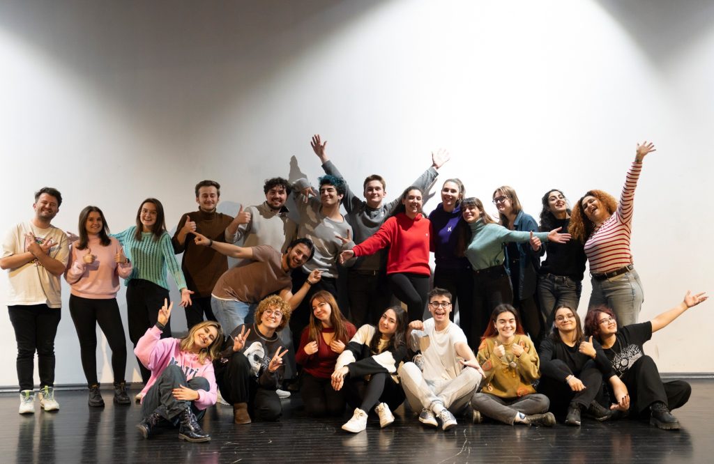 Nilüfer Gençlik Tiyatrosu yeni ekiple yeni döneme başladı