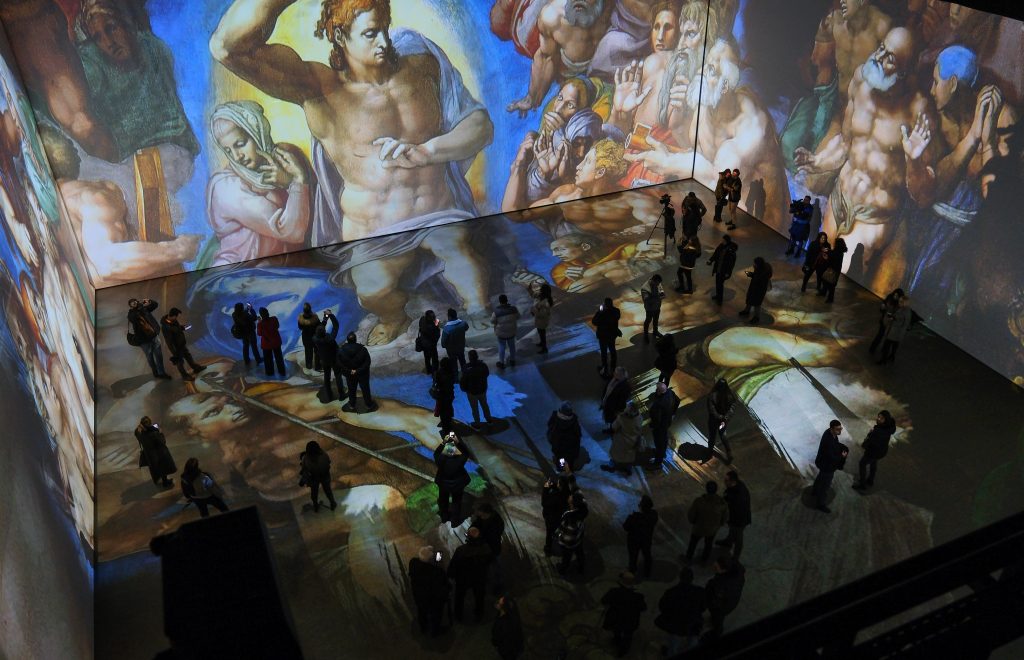 Bursalı Gazeteciler Downtown ’da Dijital Sanat Sergi Deneyimini yaşadı