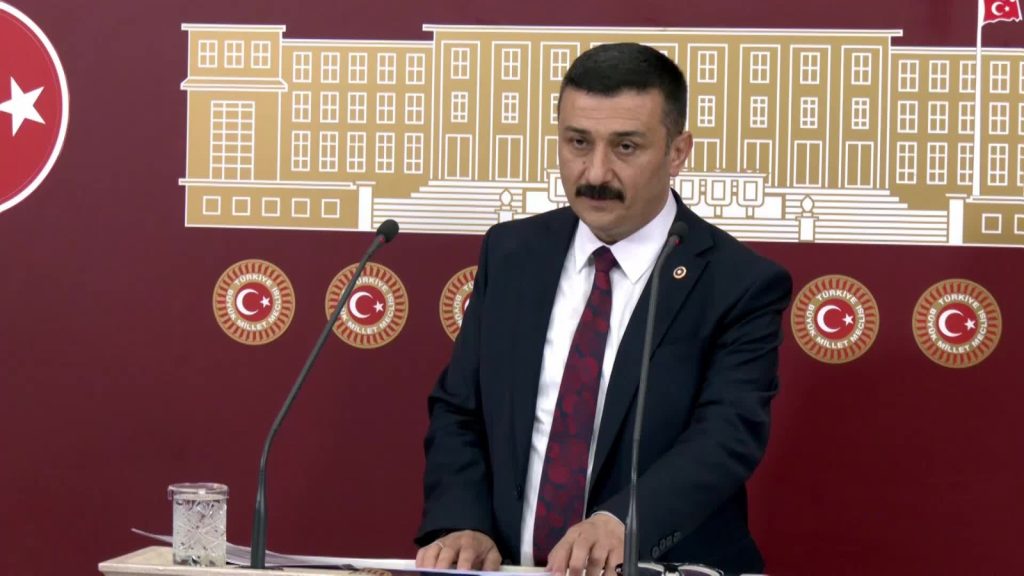 Selçuk Türkoğlu’ndan adaylık açıklaması: “Çekilmiyoruz, projelerimizi açıklayacağız”