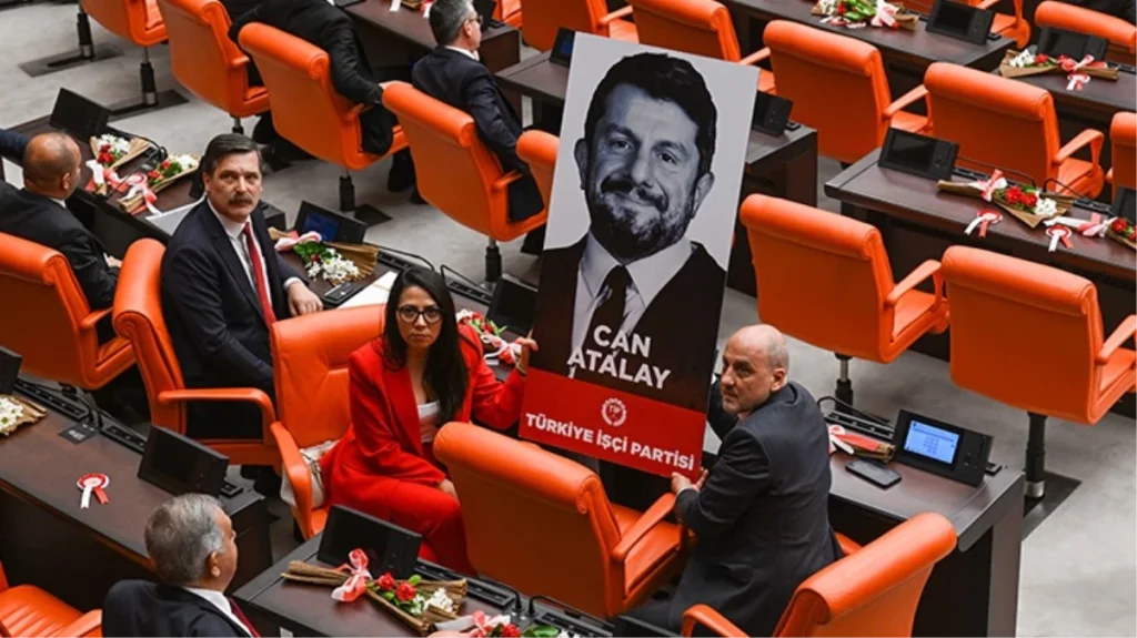 Can Atalay’ın milletvekilliği düşürüldü