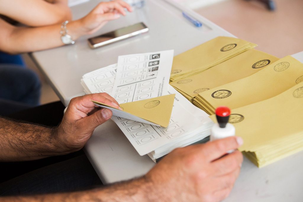 Partilerin pusuladaki yerleri belli oldu