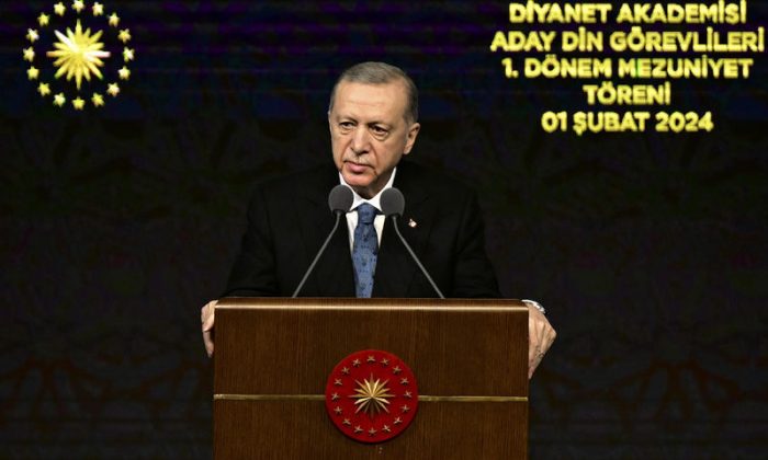 Cumhurbaşkanı Erdoğan: Cehalet karanlığını yırtıp atacağımıza inanıyorum