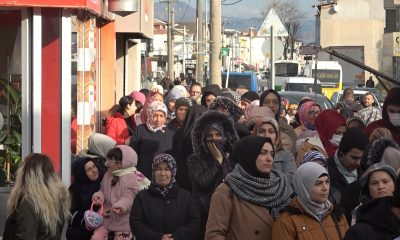 20 liraya paspas, 50 liraya tencere almak için saatlerce sıra beklediler