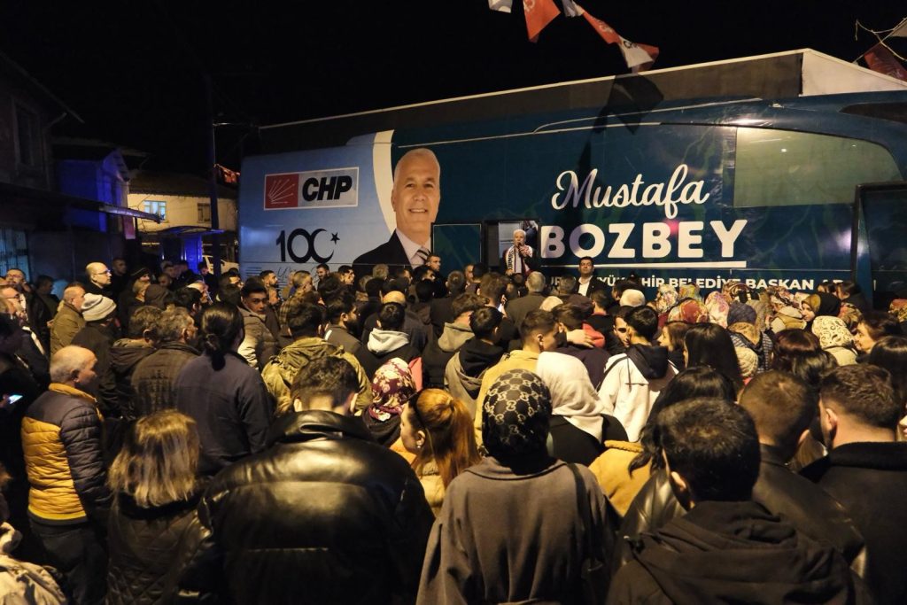 Bozbey’den Mustafakemalpaşa çıkarması