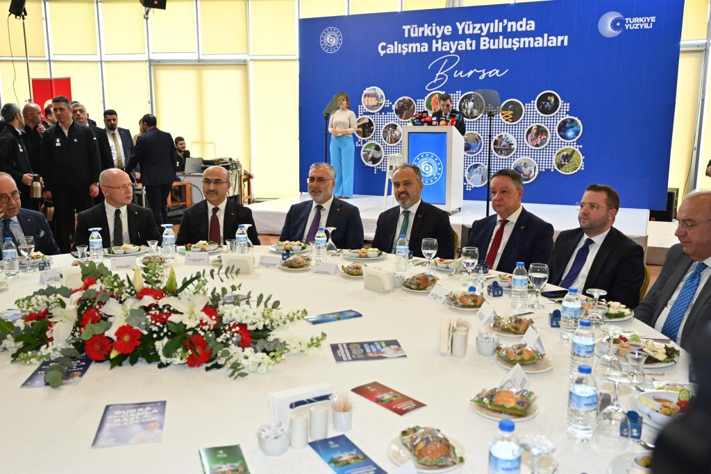 Bakan Işıkhan Bursa’da STK’larla buluştu