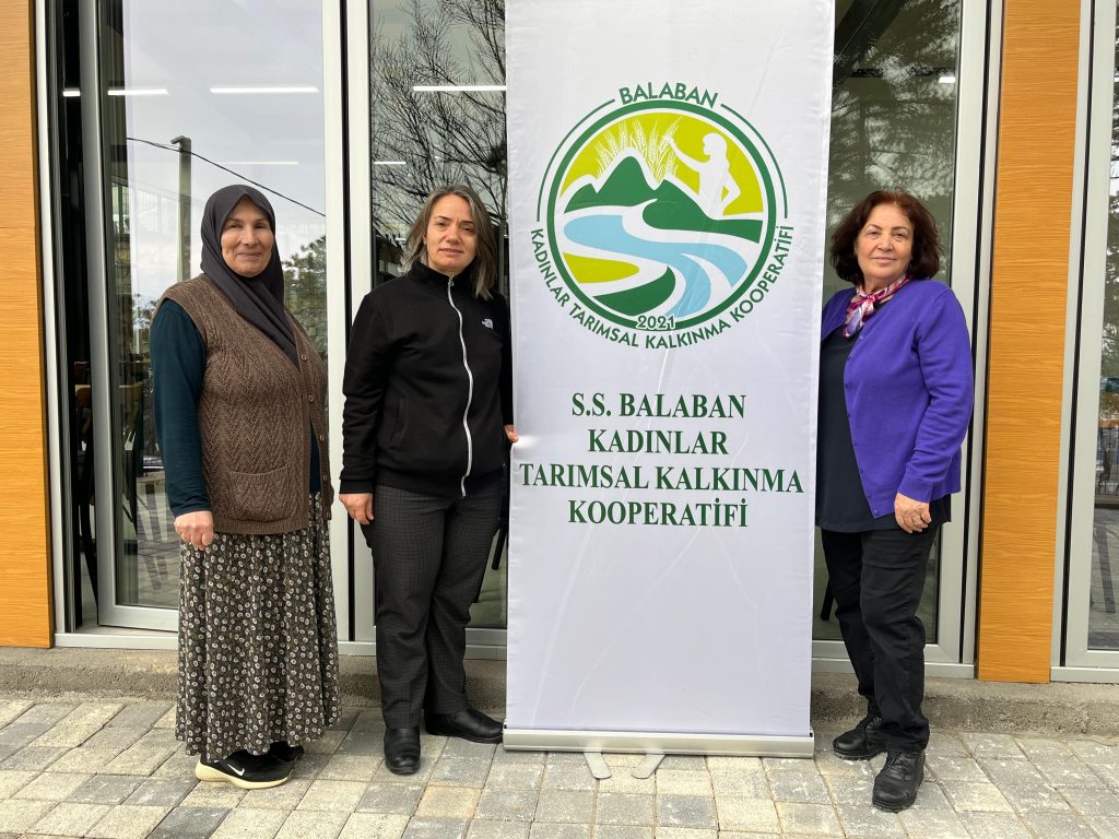 Balaban’da el emeği ürünler vatandaşa ulaşıyor