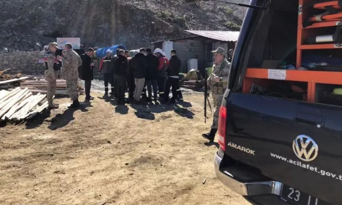 Maden ocağında göçük! Yüreklere su serpen haber geldi