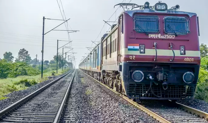 Akılalmaz olay! Yük treni 80 kilometre makinistsiz yol aldı…