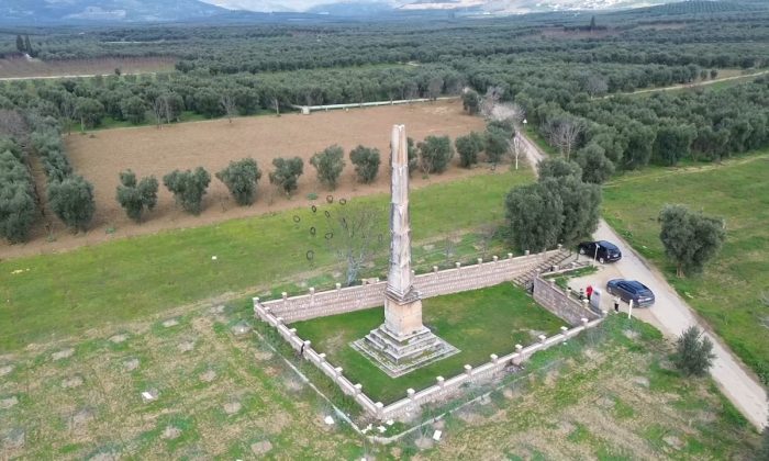 Şeftali bahçesinin tam ortasında 2 bin yıllık tarih