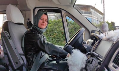 Kadın servis şoförü ustalara taş çıkarıyor