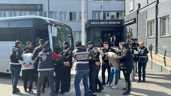 Dünya Kadınlar Günü’nde çökertilen fuhuş çetesi üyeleri, adliyeye sevk edildi