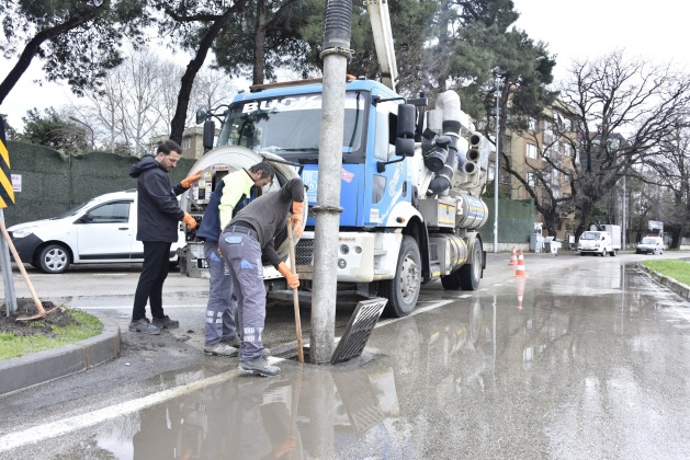 BUSKİ’den mazgal temizliği