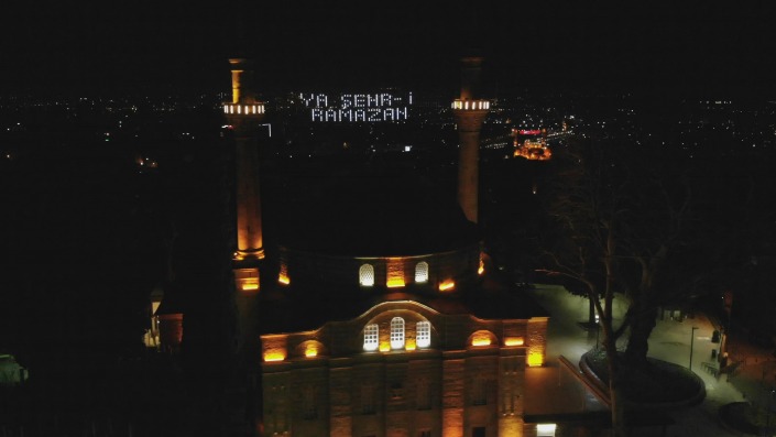 Bu mahallede davul çalan kendini başka ilçede buluyor!