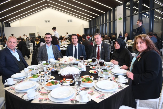 Başkan Dündar, şehit aileleri onuruna iftar verdi