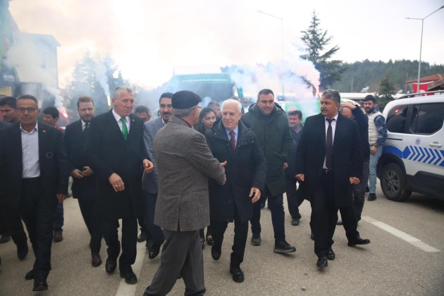 Bozbey’den köy yolları eleştirisi: “Bilime uygun yapmadılar”