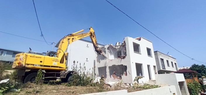 Mudanya’da 5 yılda 40 kaçak yapı yıkıldı