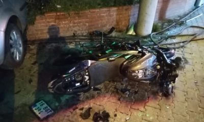 Otomobille çarpışan motosiklet sürücüsü hayatını kaybetti