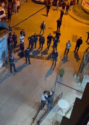 Babasıyla tartıştı, kardeşini rehin aldı