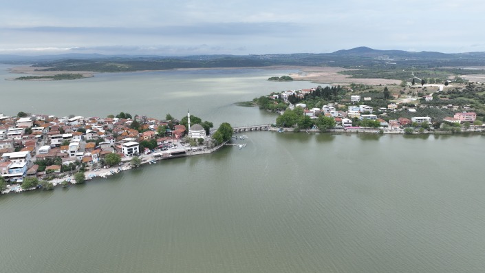 Tarihi ve doğasıyla ünlenen Gölyazı turistleri bekliyor
