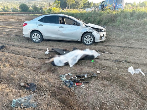 Karacabey’de otomobil taklalar atarak tarlaya uçtu: 1 ölü, 2 yaralı