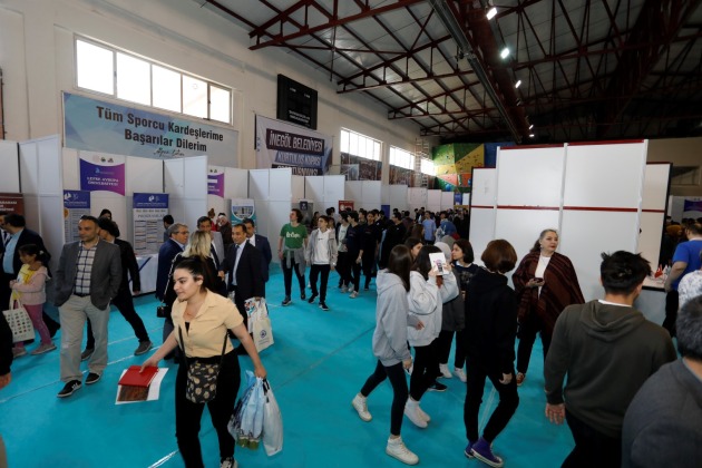 Gençler bu organizasyonda Üniversite ve Meslekleri tanıyacak